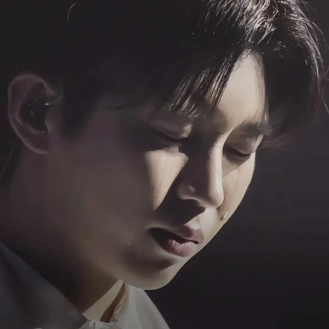 A moment captured by a fan of Lim Youngwoong