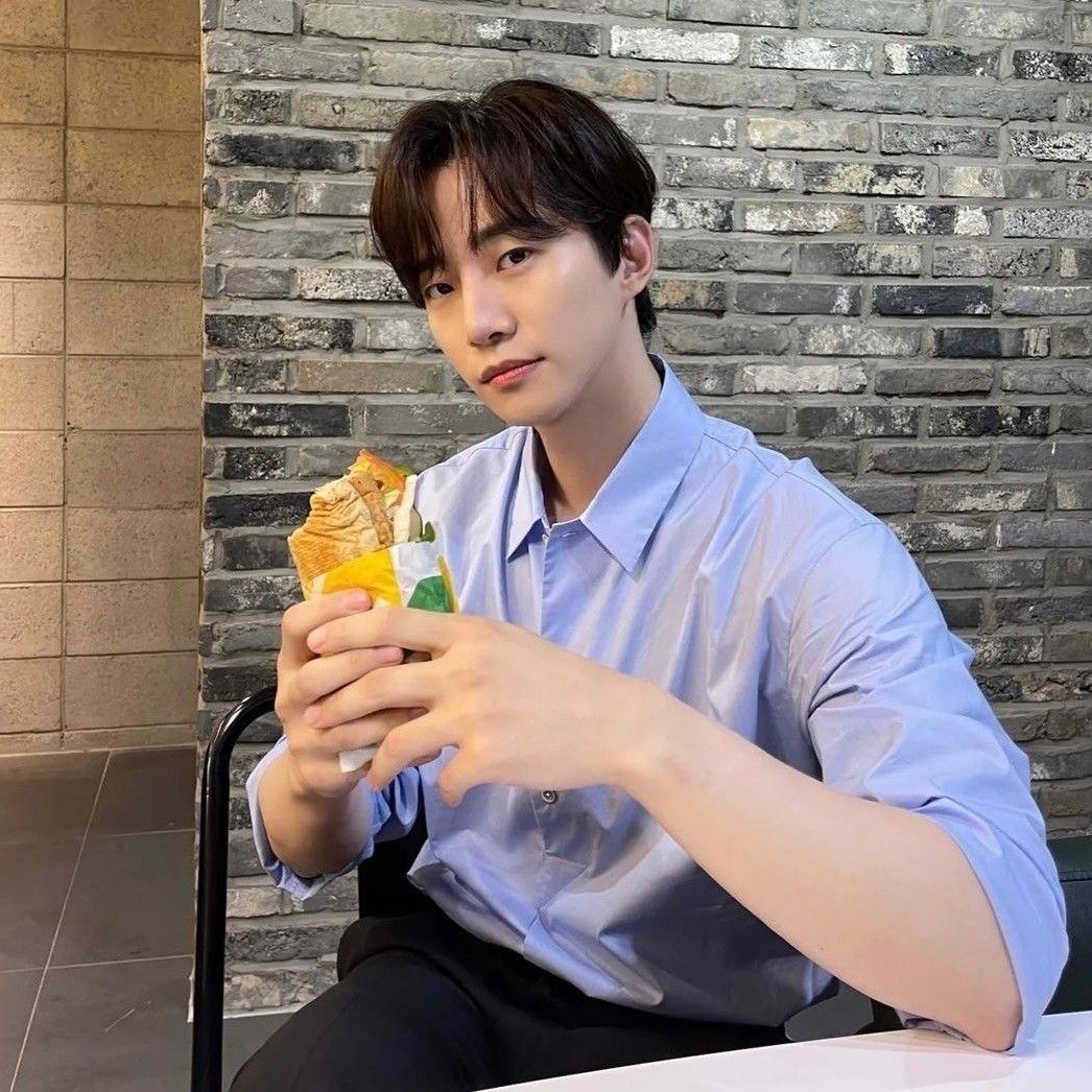 粉丝拍下的李俊昊瞬间