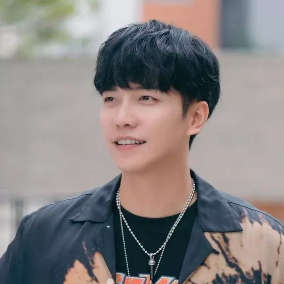 Momen yang diabadikan oleh penggemar Lee Seunggi