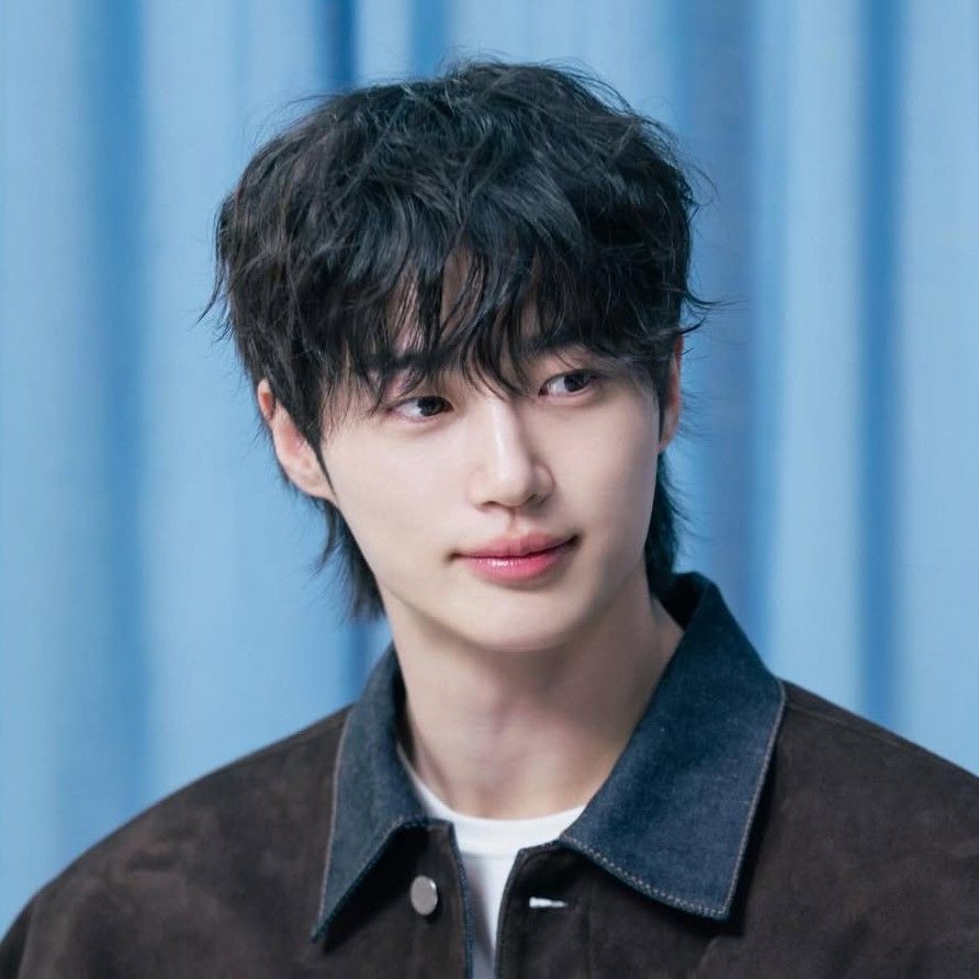 Recent activity shot of Byeon Wooseok