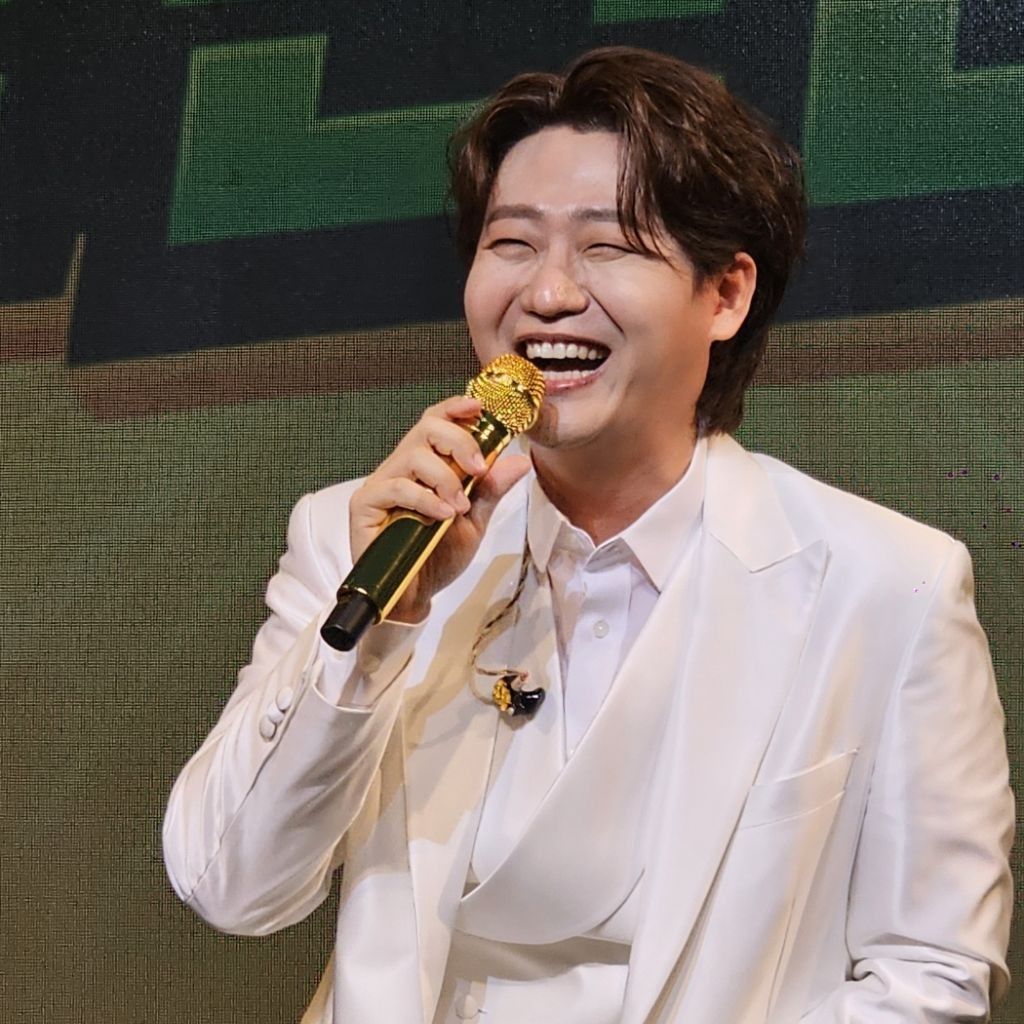 A moment captured by a fan of Min Soohyun