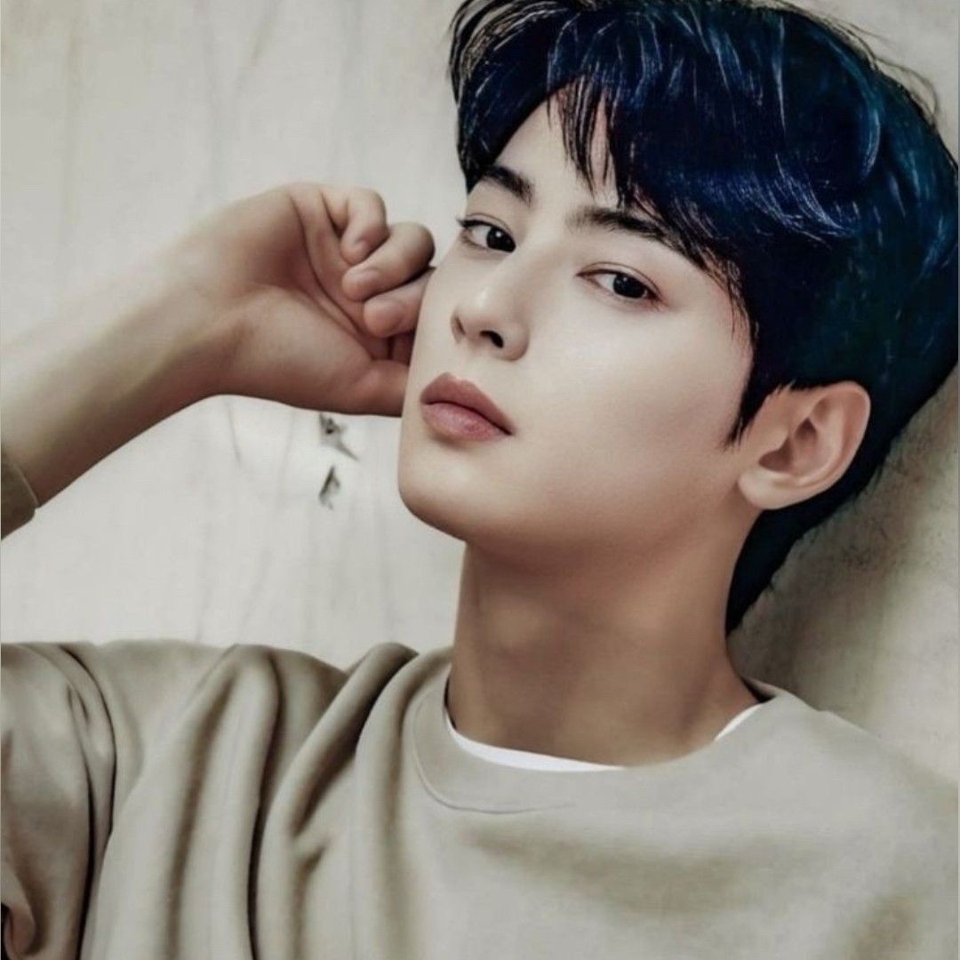 Foto terbaru dari Cha Eunwoo