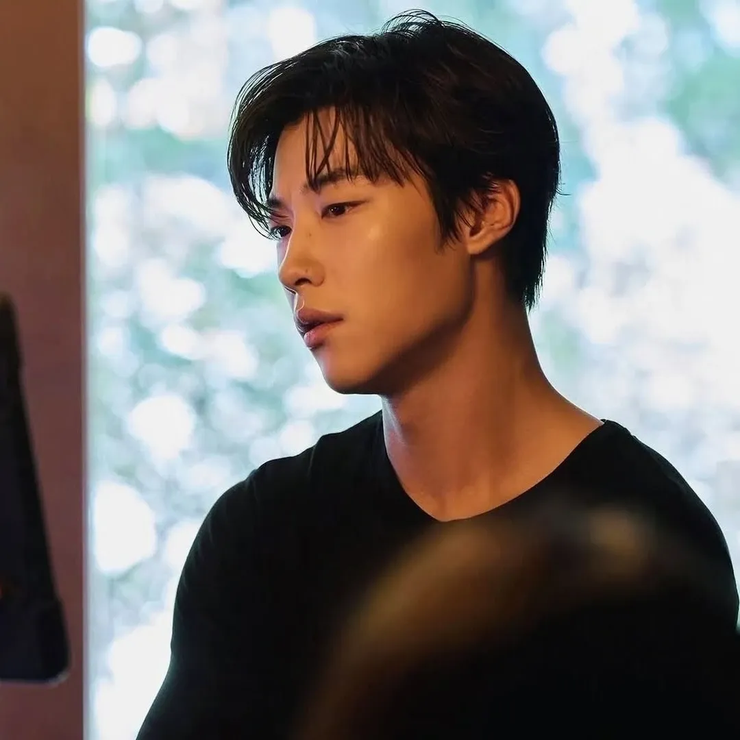 Behind-the-scenes cut of Woo Dohwan