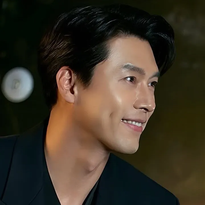 현빈의 최신 사진