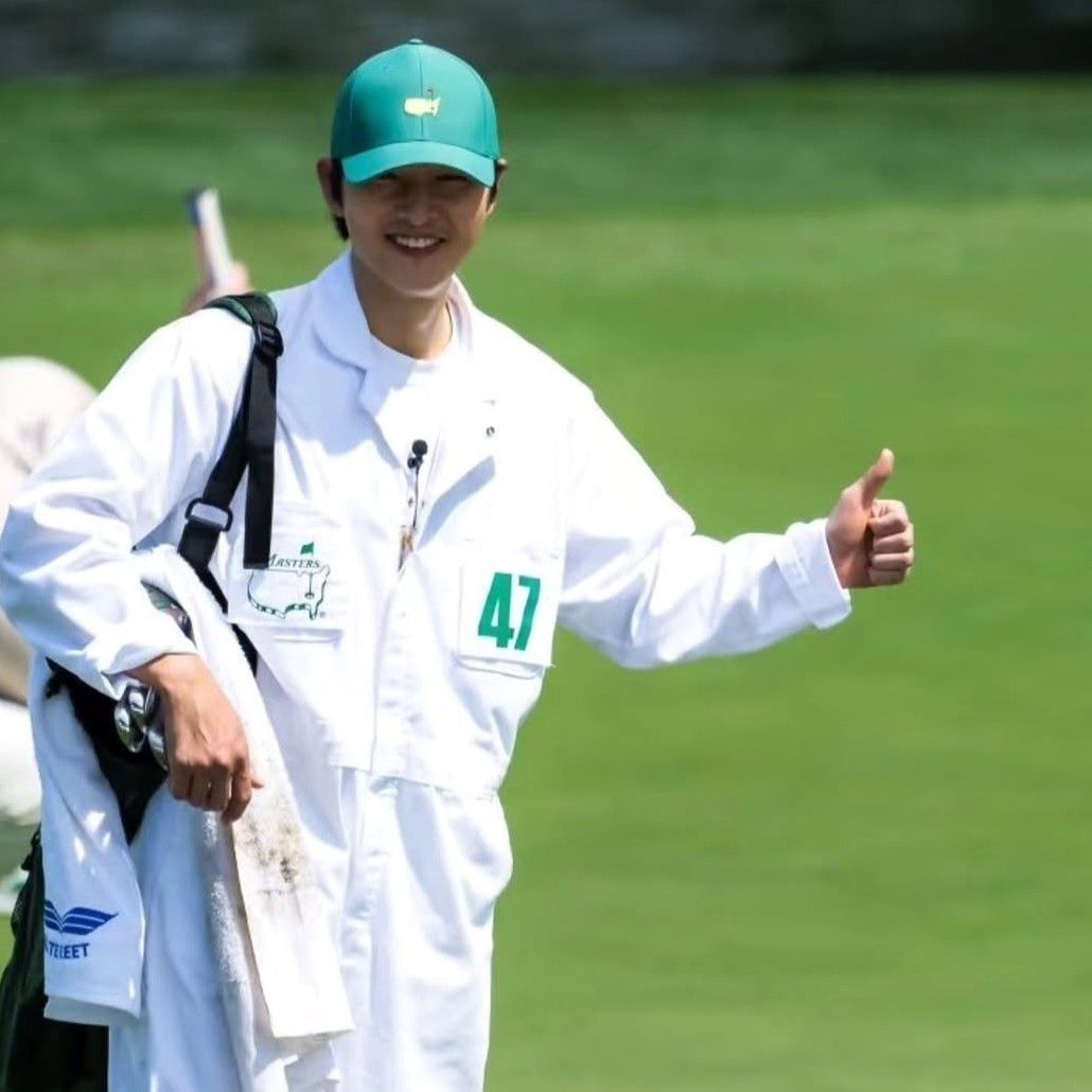 Recent activity shot of Song Joongki