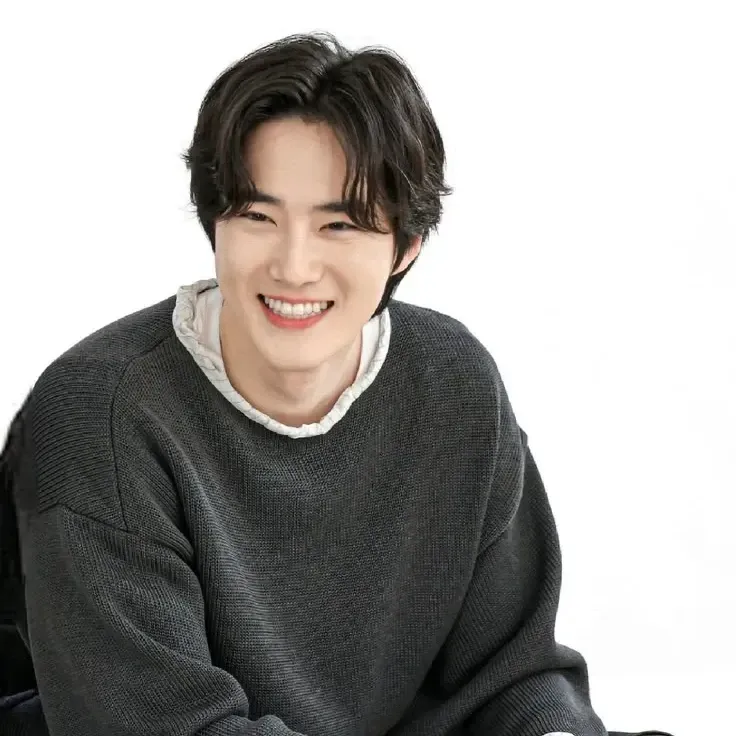 Behind-the-scenes cut of Suho