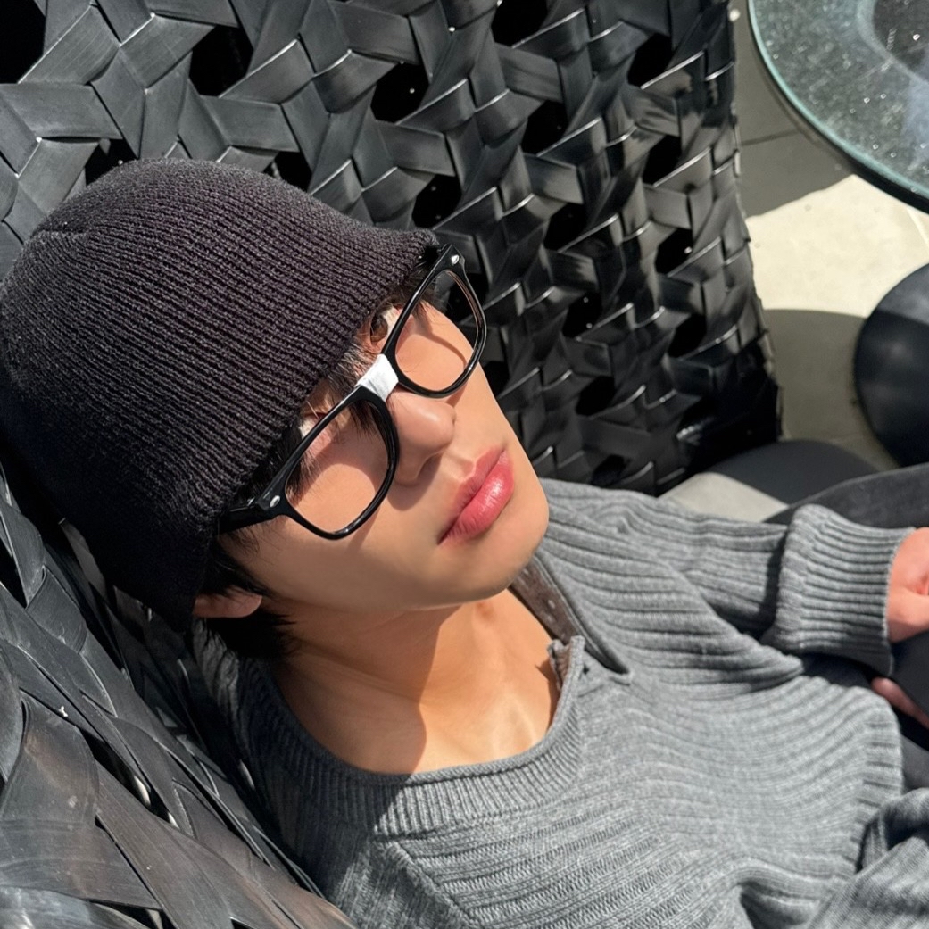 A moment captured by a fan of Ahn Hyoseop