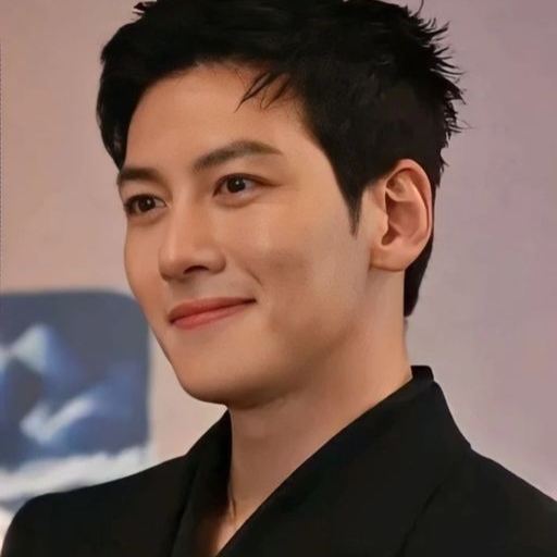 チ・チャンウクの最近の活動ショット