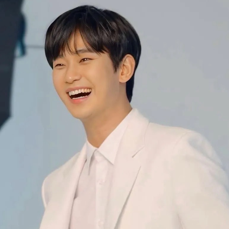 Foto terbaru dari Kim Soohyun