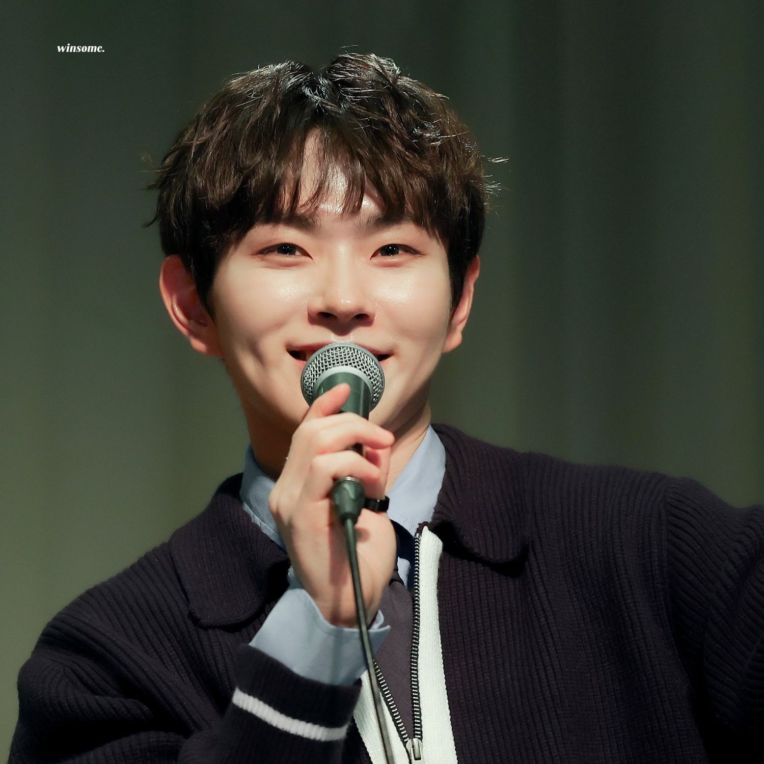 A moment captured by a fan of Lee Byeongchan