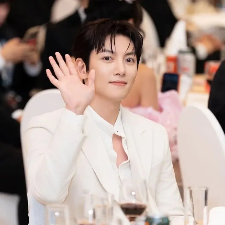 A moment captured by a fan of Ji Changwook