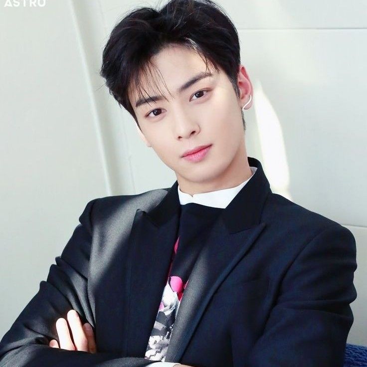 A moment captured by a fan of Cha Eunwoo