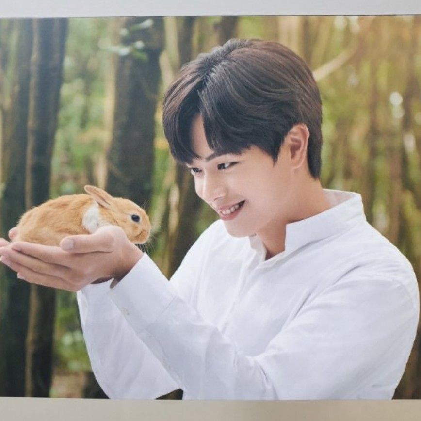 Foto terbaru dari Yook Sungjae