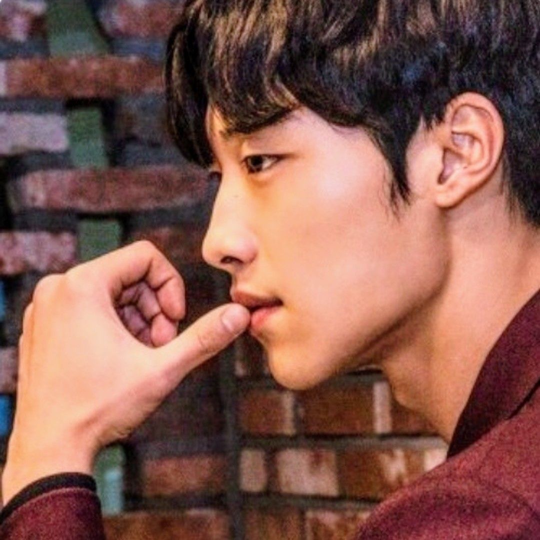 A moment captured by a fan of Woo Dohwan