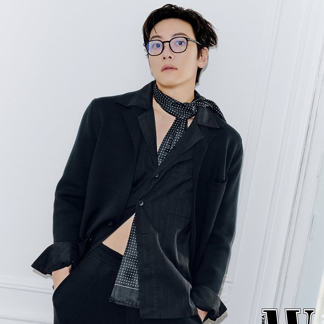 Behind-the-scenes cut of Ji Changwook