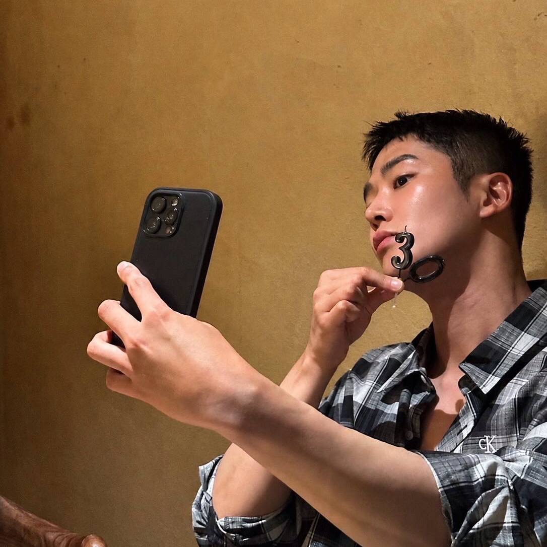 Foto terbaru dari Rowoon
