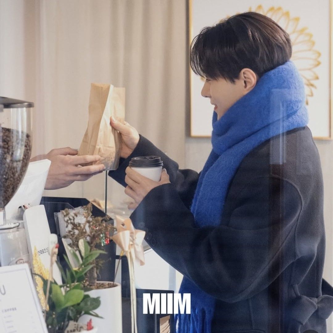 Recent activity shot of Kim Myungsoo (L)