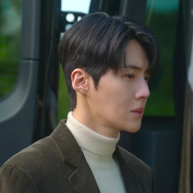 Behind-the-scenes cut of Kim Seonho