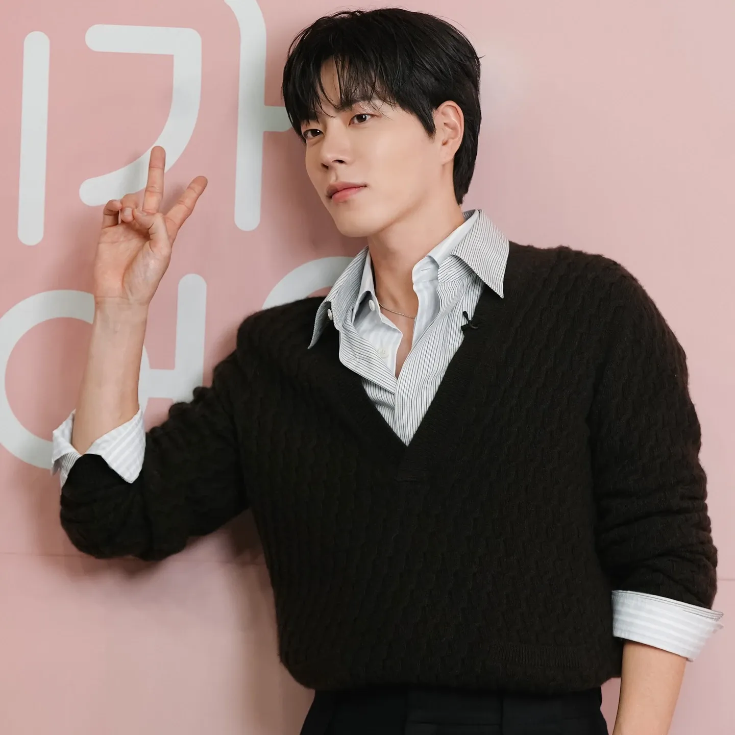 Behind-the-scenes cut of Hong Jonghyun