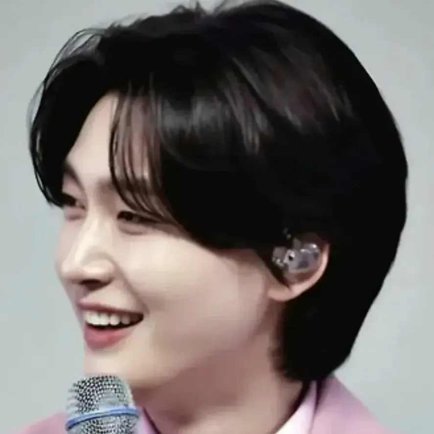 Behind-the-scenes cut of Kim Yongbin