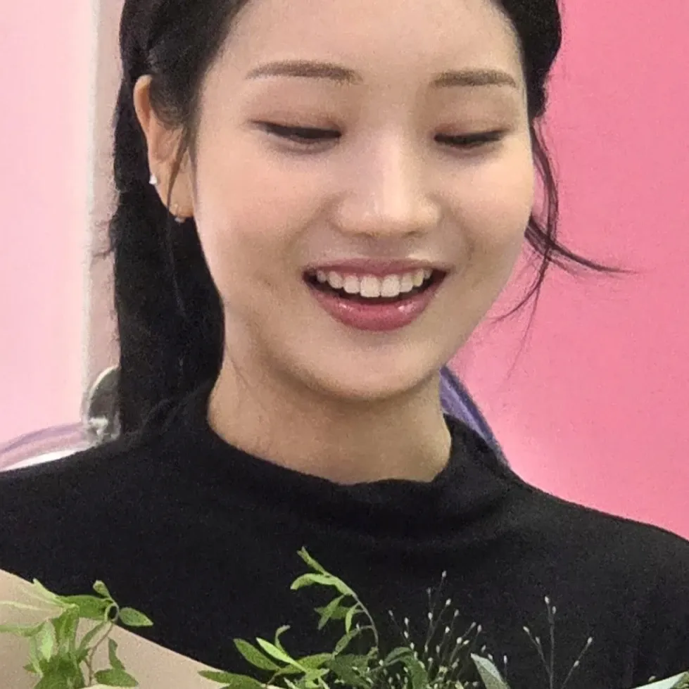 Behind-the-scenes cut of Kim Soyeon (2004)