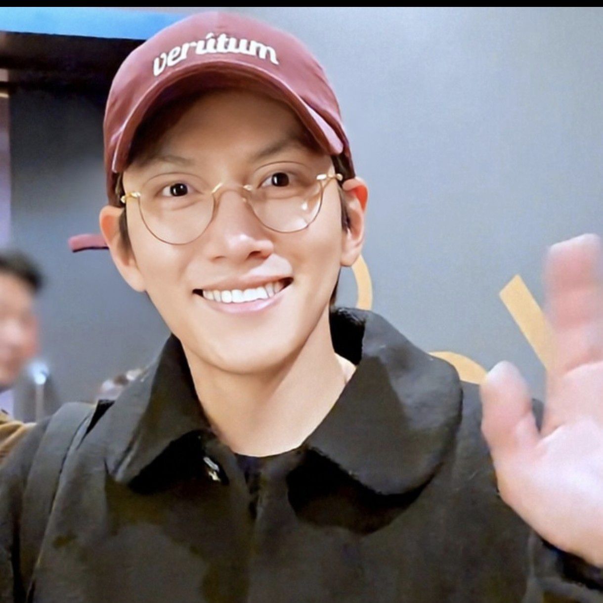 Behind-the-scenes cut of Ji Changwook