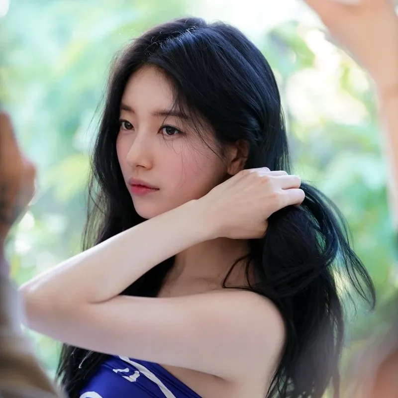 Recent activity shot of Bae Suzy