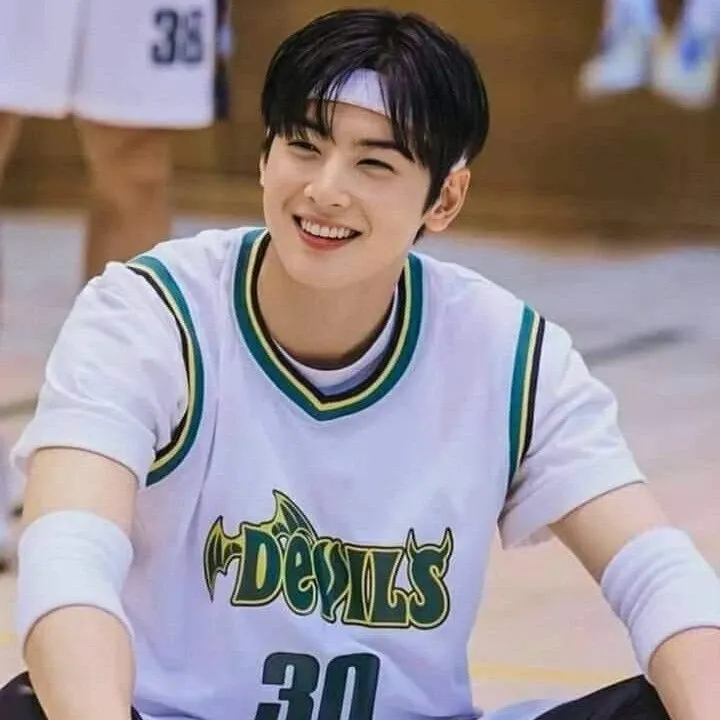 Recent activity shot of Cha Eunwoo