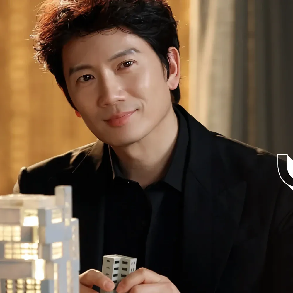 Recent activity shot of Ji Sung