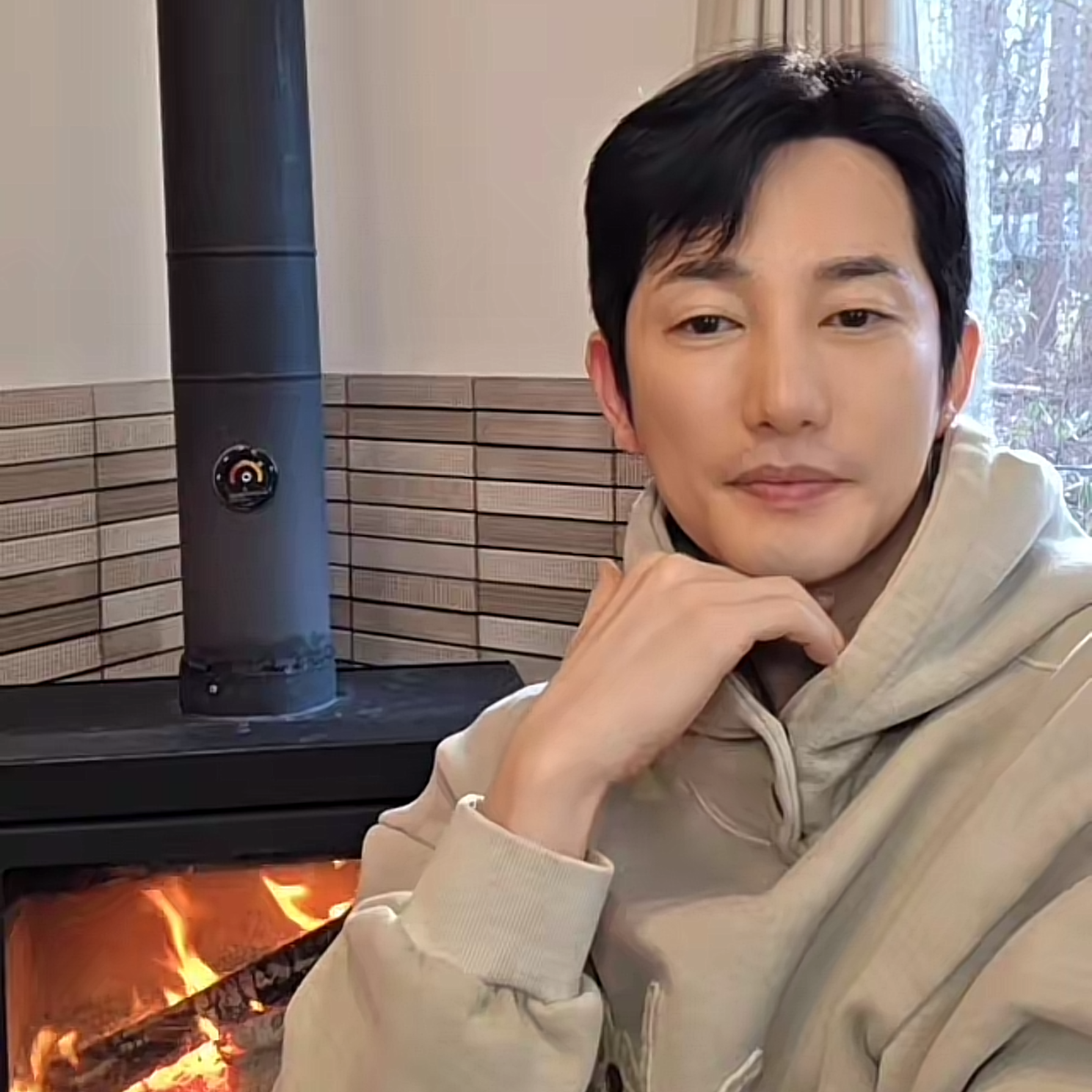 A moment captured by a fan of Park Sihoo