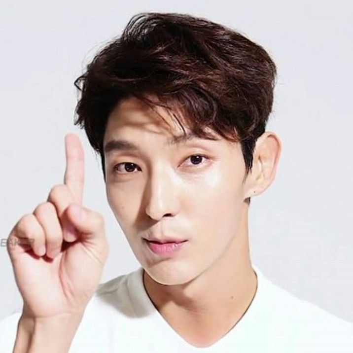 Behind-the-scenes cut of Lee Joongi