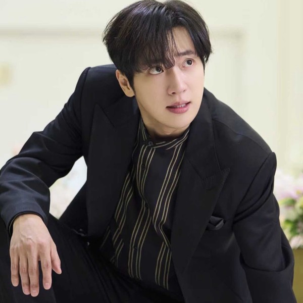 팬들이 사랑하는 이상엽의 인기 프로필 사진