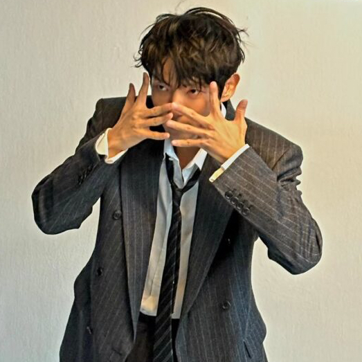 Behind-the-scenes cut of Lee Joongi