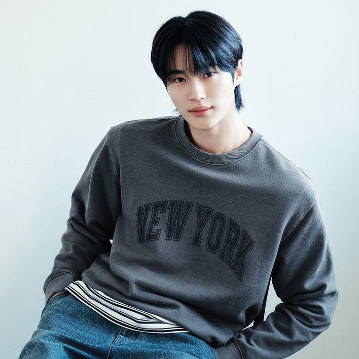 Behind-the-scenes cut of Byeon Wooseok