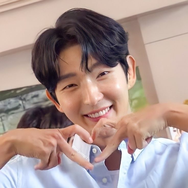 Recent activity shot of Lee Joongi