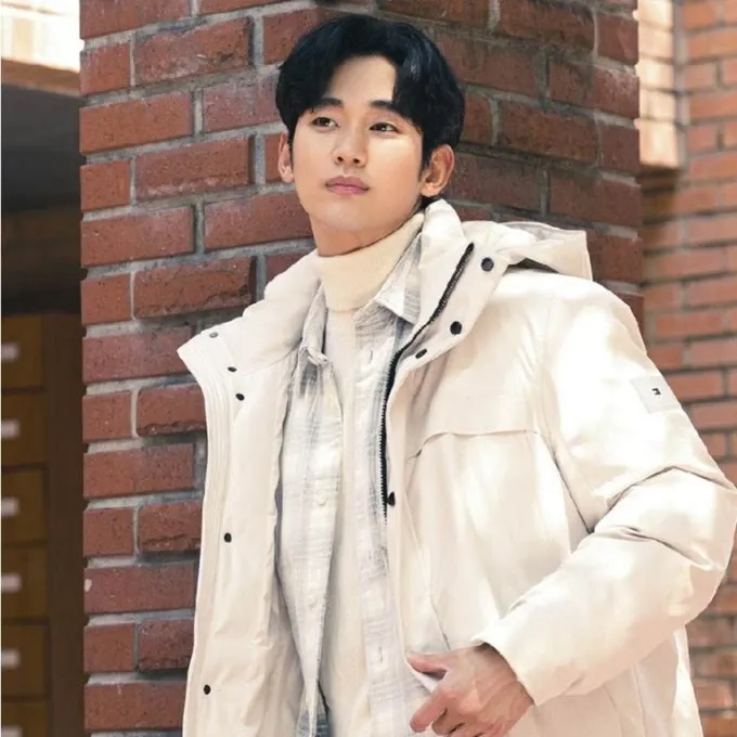 Behind-the-scenes cut of Kim Soohyun