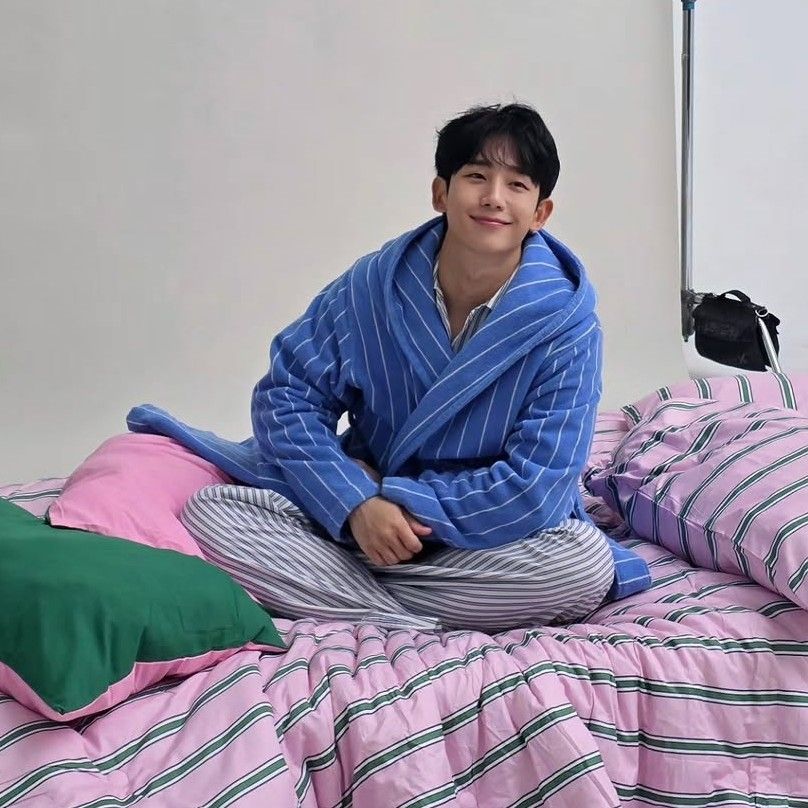 粉丝拍下的丁海寅瞬间