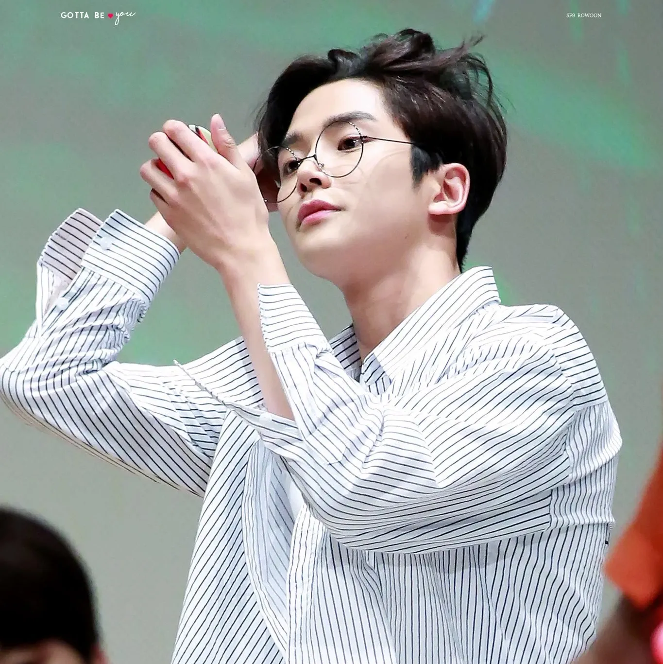 Cuplikan di balik layar dari Rowoon