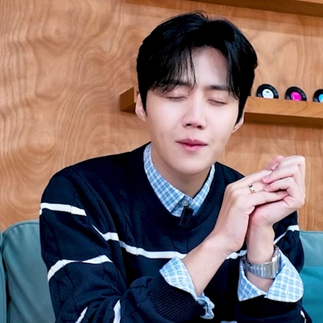 粉絲拍下的金宣虎瞬間