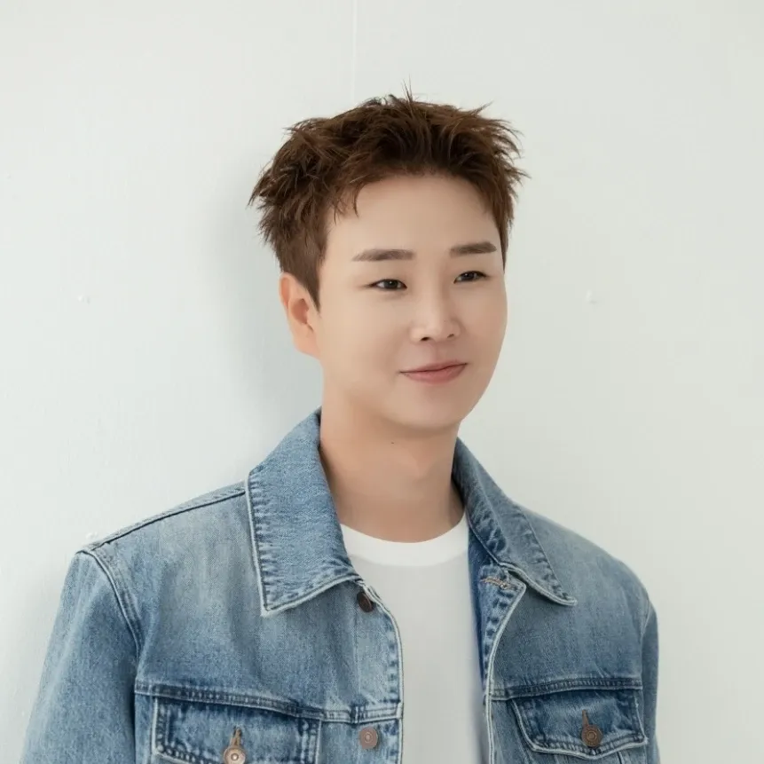 Behind-the-scenes cut of Song Minjun