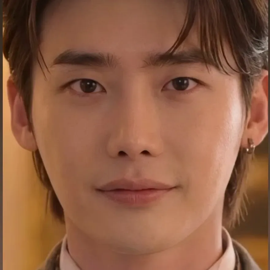A moment captured by a fan of Lee Jongsuk