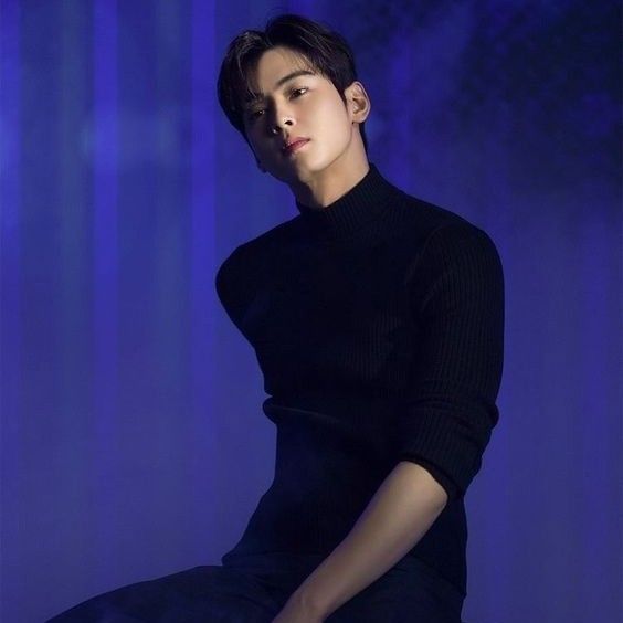 Recent activity shot of Cha Eunwoo
