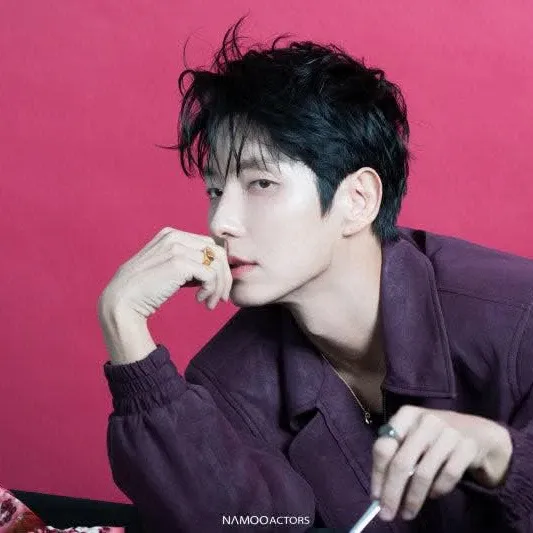 A moment captured by a fan of Lee Joongi