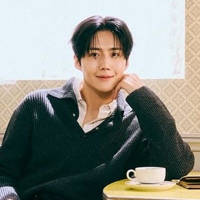 Behind-the-scenes cut of Kim Seonho