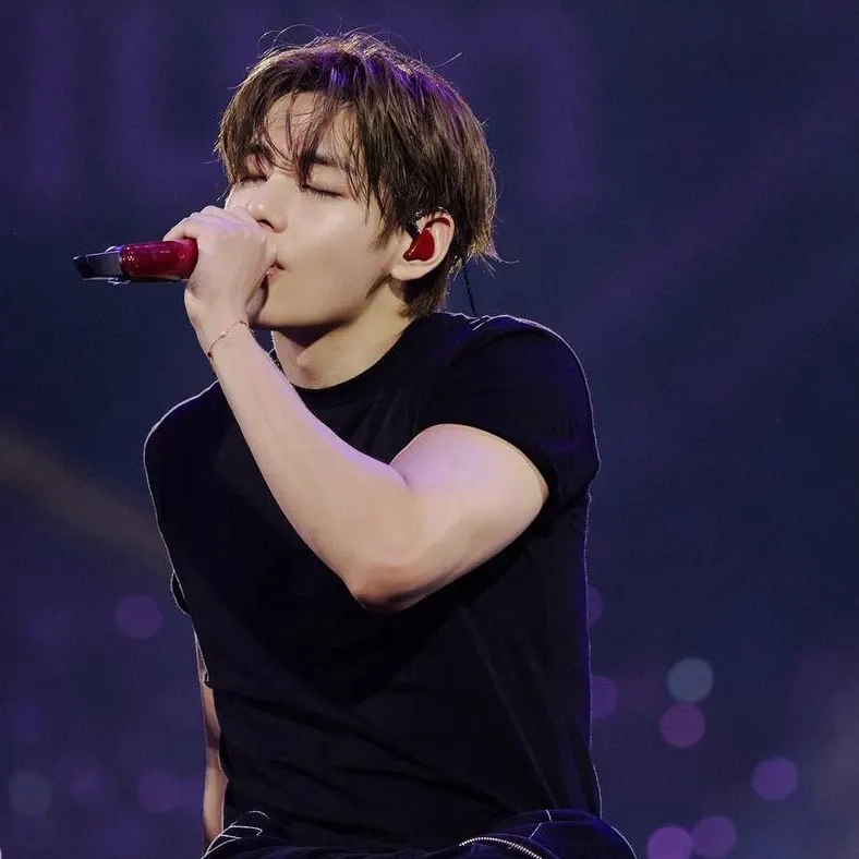 A moment captured by a fan of Kim Taehyung (V)