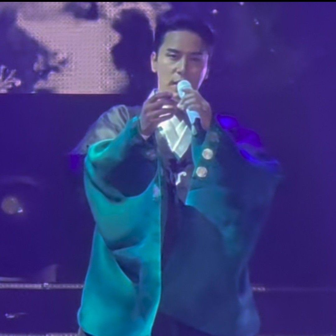 チャン・ミンホの最近の活動ショット