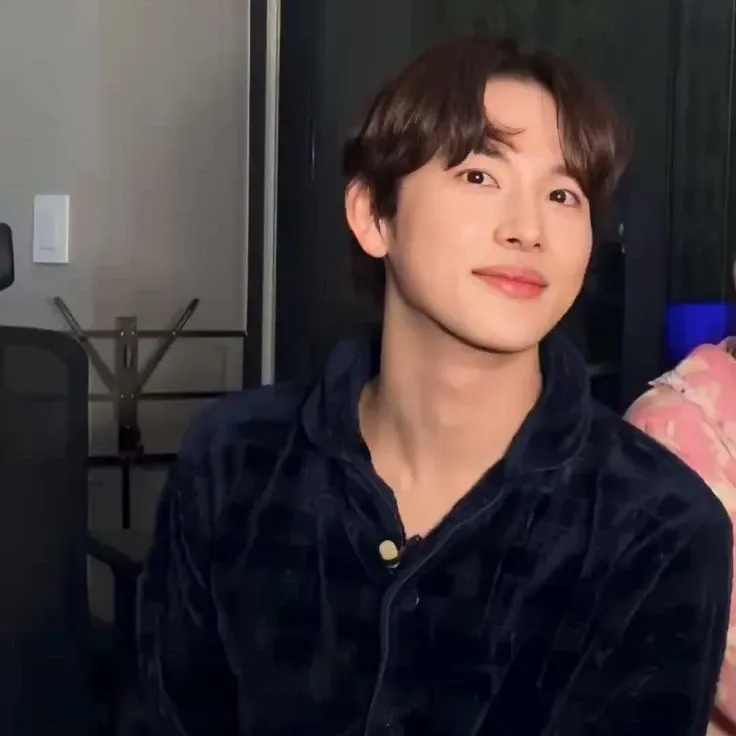 Latest photo of Yim Siwan
