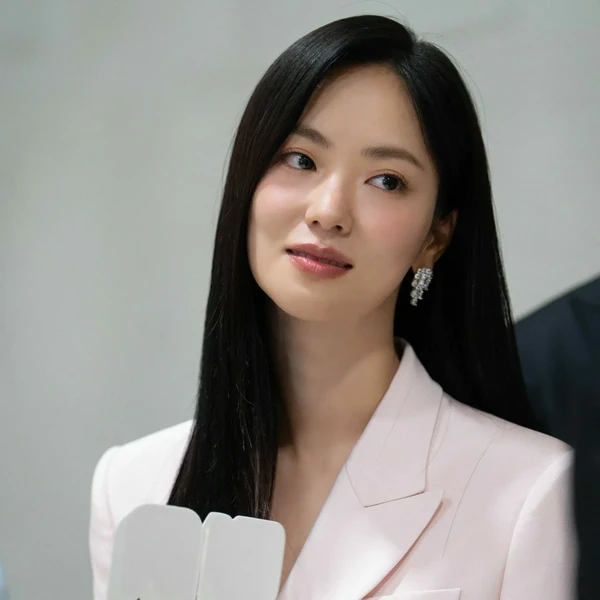 Popular profile photo of Jeon Yeobeen loved by fans