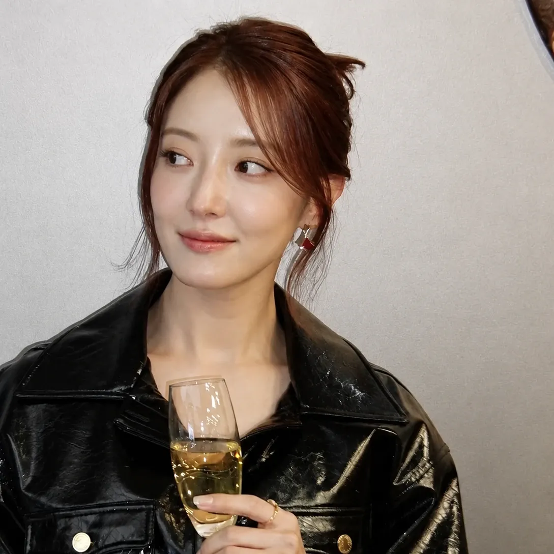 Recent activity shot of Lee Seyoung