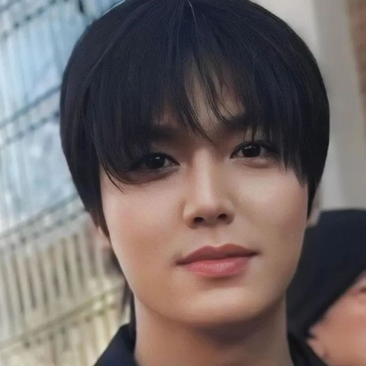 Recent activity shot of Lee Minho
